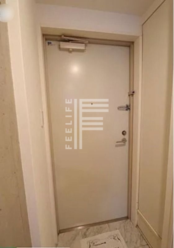 玄関　同仕様の別部屋の写真です、ご参考までに。