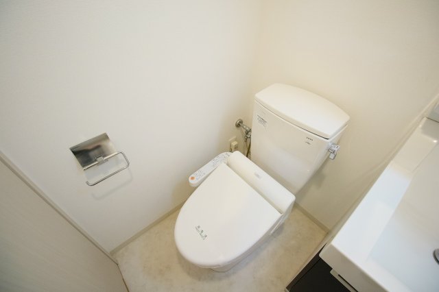 エステムプラザ梅田・中崎町IIIツインマークス SRのトイレ写真