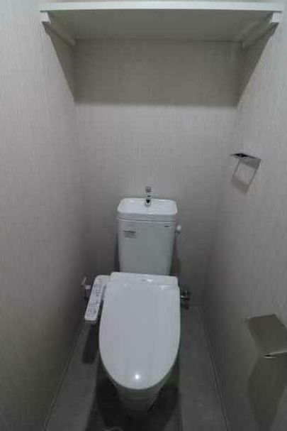 都営新宿線 東大島駅 徒歩6分 4階建 築3年のトイレ写真
