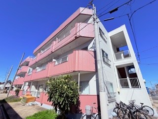 ＪＲ山手線 西日暮里駅 バス乗車時間：25分 最寄りバス停で下車 徒歩15分 築39年