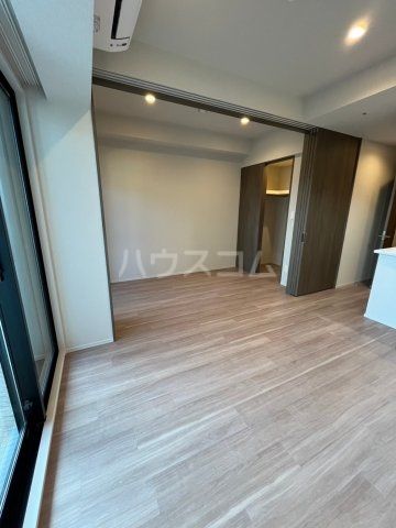 シーズンフラッツ中崎の居間写真