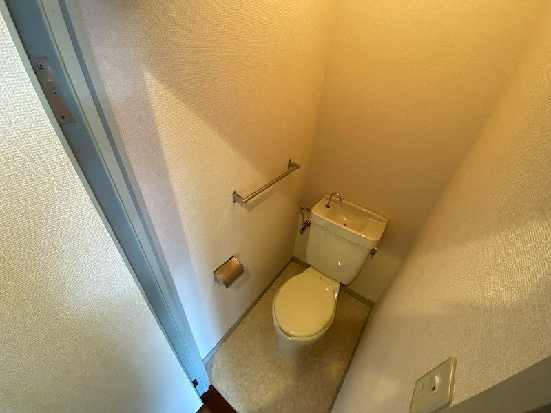 クラージュ保城のトイレ写真