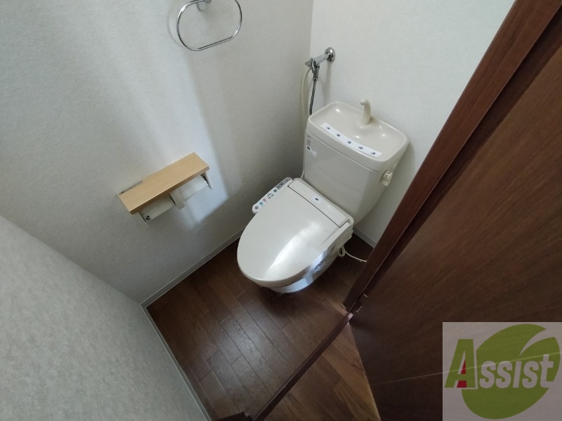 トイレ　ウォシュレット機能がついたトイレ。安心して使用できますね。