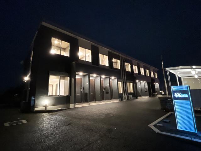 建物外観　外観写真（夜）
