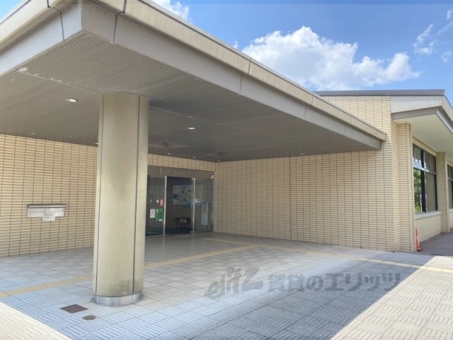 図書館　京田辺市立中央図書館（図書館）まで500m