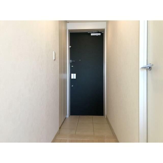 玄関　同タイプ・別部屋画像