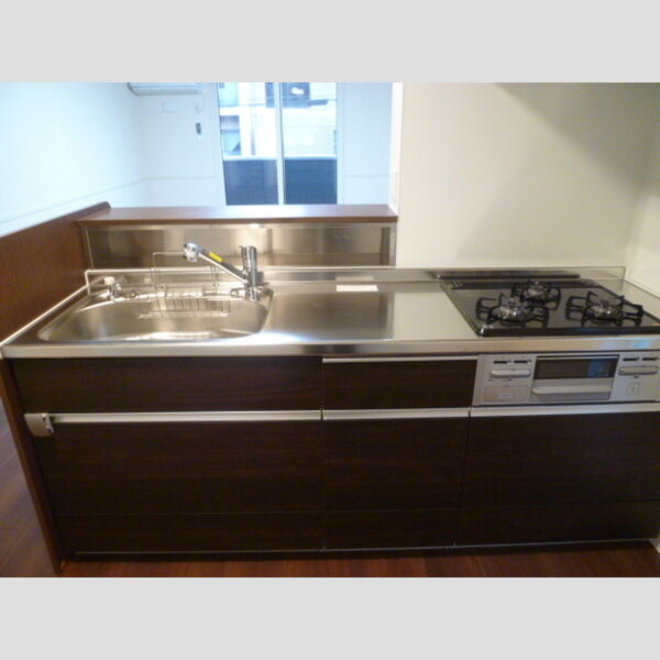 キッチン　※写真は同タイプ別号室のものです。