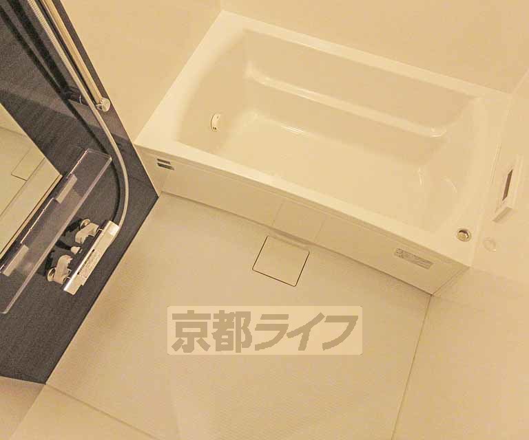 バス・シャワールーム　ゆったりとしたバスルームです！