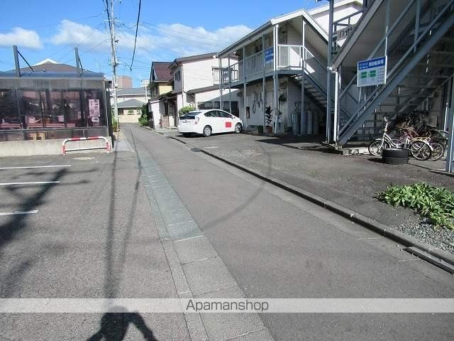 中学校　下小路中学校（中学校）まで351m