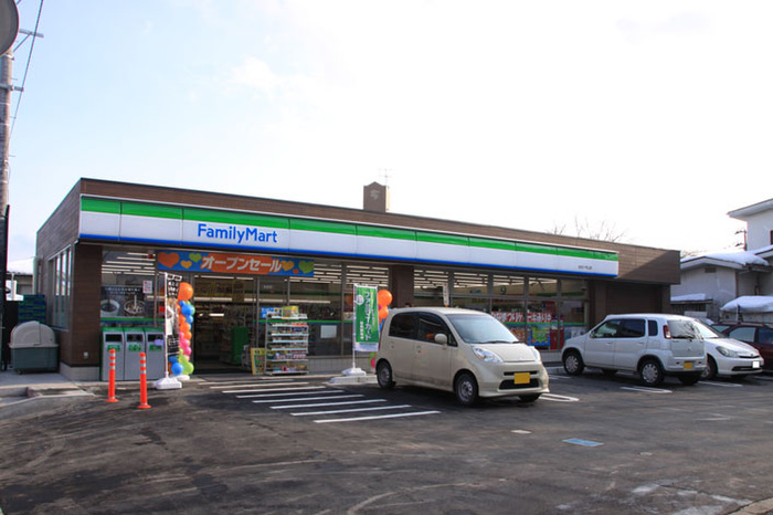 コンビニ　ファミリーマート　仙台八木山店（コンビニ）まで650m