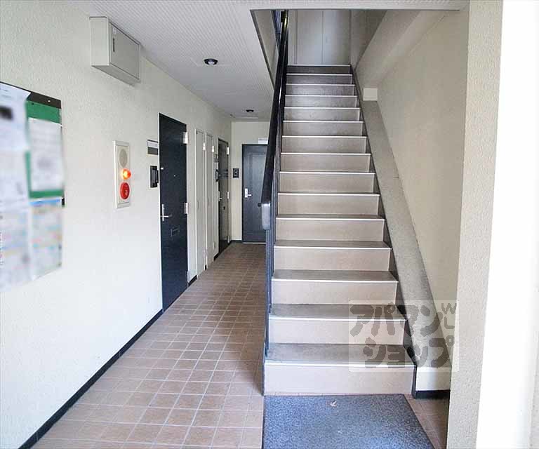 ファースト岩倉の外観写真