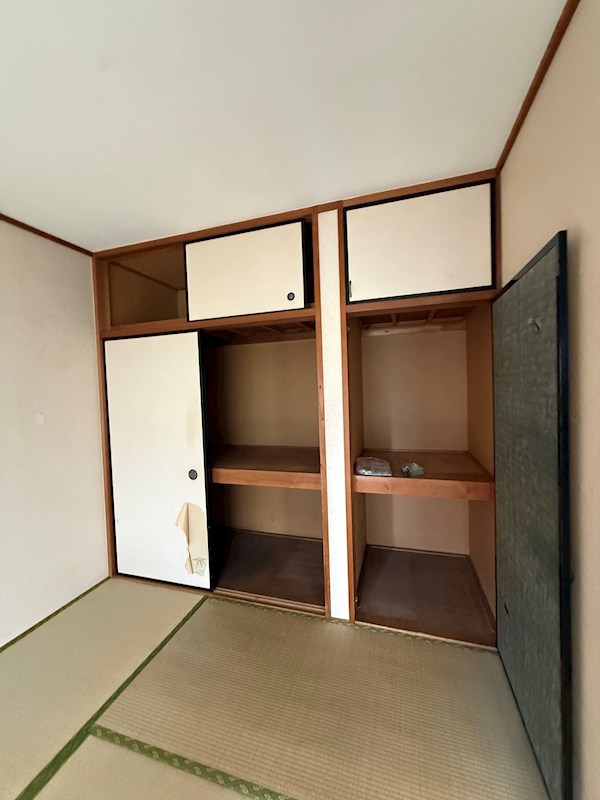収納　天袋付き押入れ