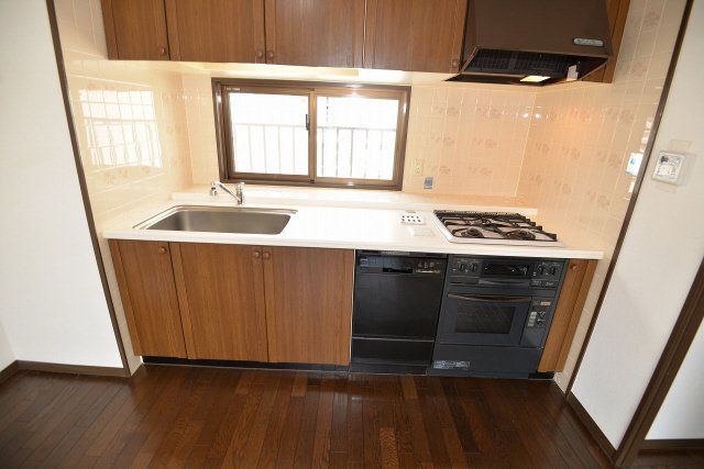 キッチン　写真は同マンションの別のお部屋のものです。