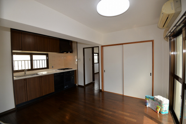 居室・リビング　写真は同マンションの別のお部屋のものです。