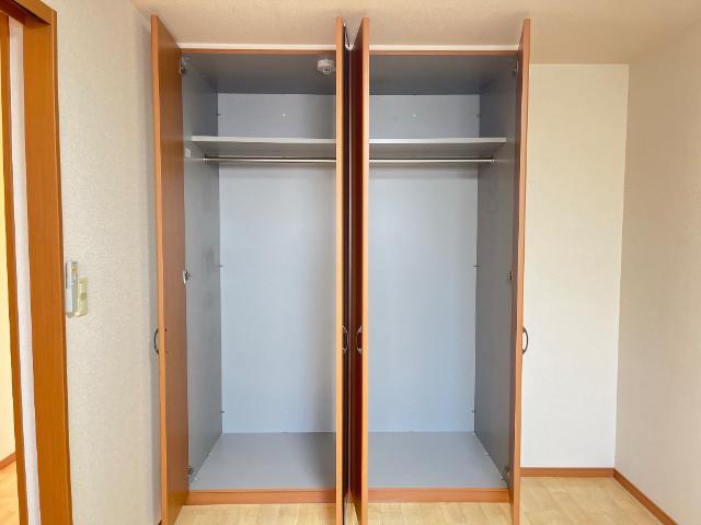 収納　クローゼット（鏡面）