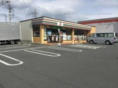コンビニ　セブンイレブン 八王子小比企東店（コンビニ）まで672m