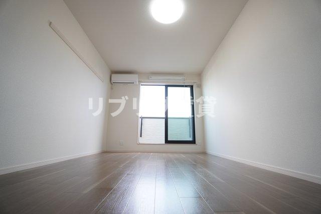 ＪＲ総武線 千葉駅 徒歩16分 3階建 築1年の居間写真