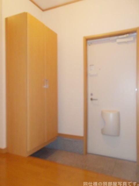 ドミール新白河 A棟の玄関写真