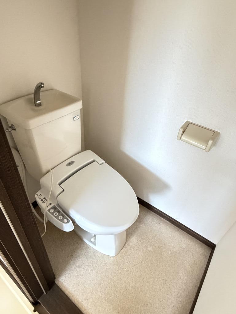 東町ハイツ南棟のトイレ写真
