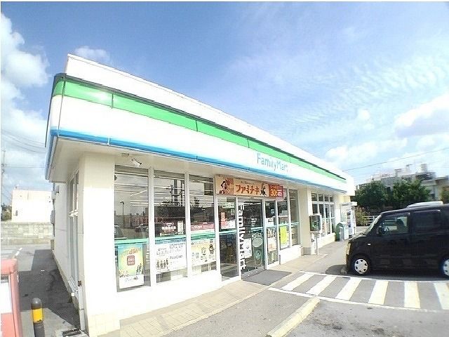 コンビニ　ファミリーマート名護大宮店（コンビニ）まで400m