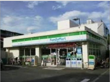 コンビニ　ファミリーマート まるいし祖師谷店（コンビニ）まで1303m
