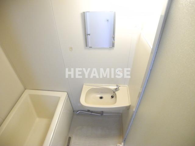 洗面設備　※写真は同じ間取りの2階のお部屋です※