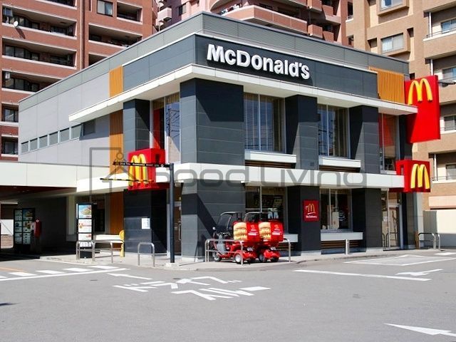 飲食店　マクドナルド薬院店（飲食店）まで890m