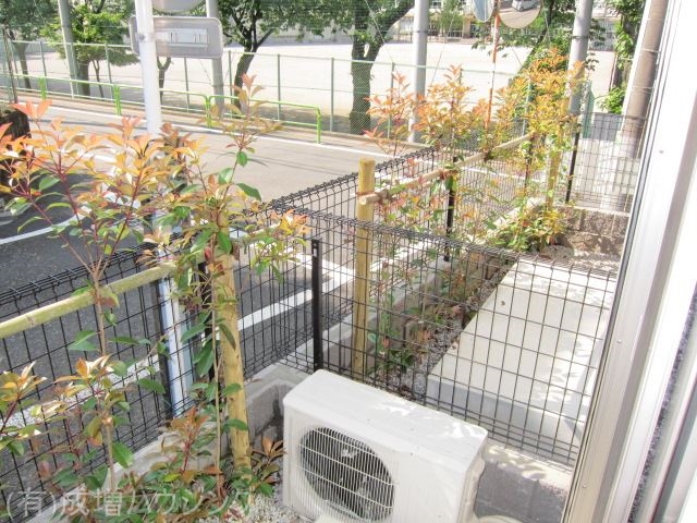 バルコニー　テラスになります。