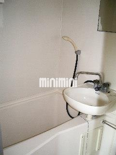 バス・シャワールーム　明るく清潔な　ユニットバス