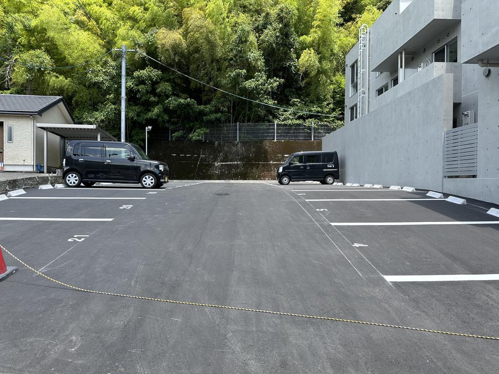 【鹿児島市田上のマンションの駐車場】