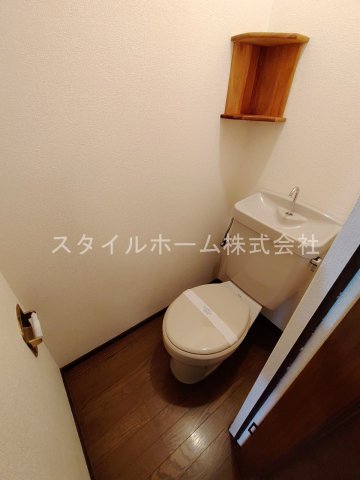 トイレ　別部屋写真です。