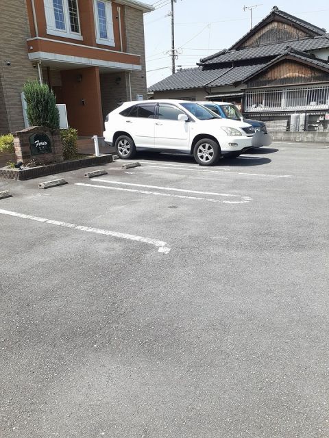 【大牟田市下白川町のアパートの駐車場】