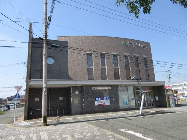 【大牟田市下白川町のアパートの銀行】