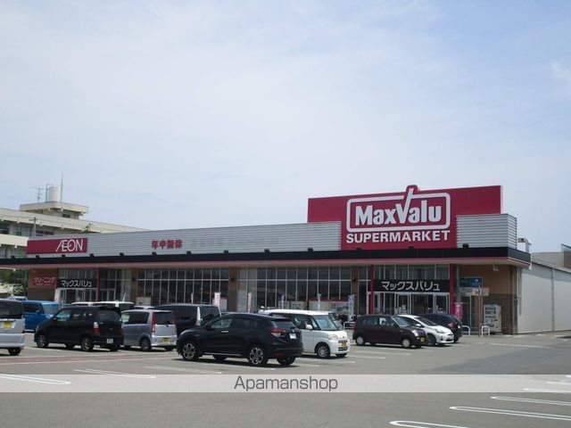 コンビニ　ファミリーマート新浜横水町店（コンビニ）まで550m