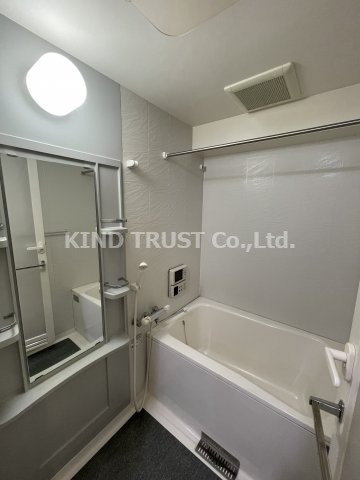 バス・シャワールーム　お風呂で日々の疲れを落としましょう