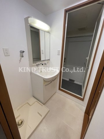 洗面設備　スペースが確保できる洗面所です