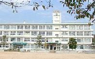 【三木市志染町広野のアパートの小学校】