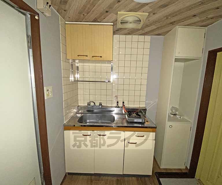 キッチン　収納たっぷりのキッチンです。