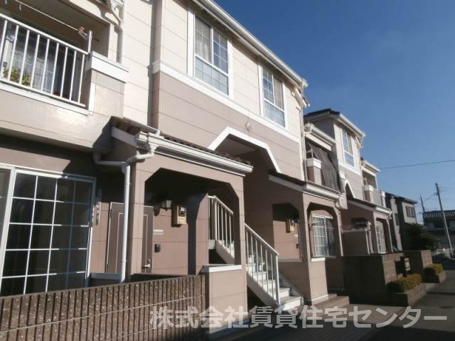 【セーリウス梅原IIIの建物外観】