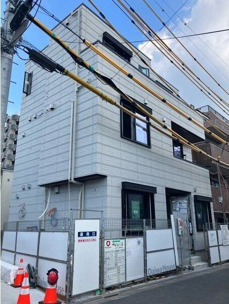 【練馬区石神井町のマンションの建物外観】