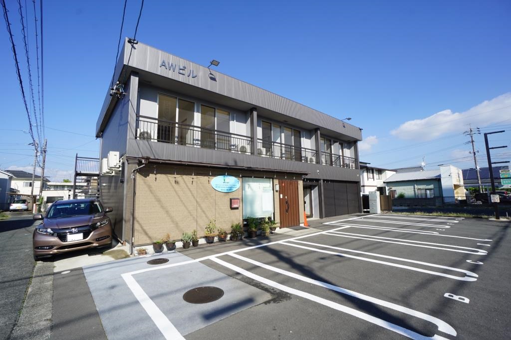 AWビル