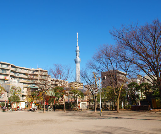 【墨田区緑のマンションの公園】