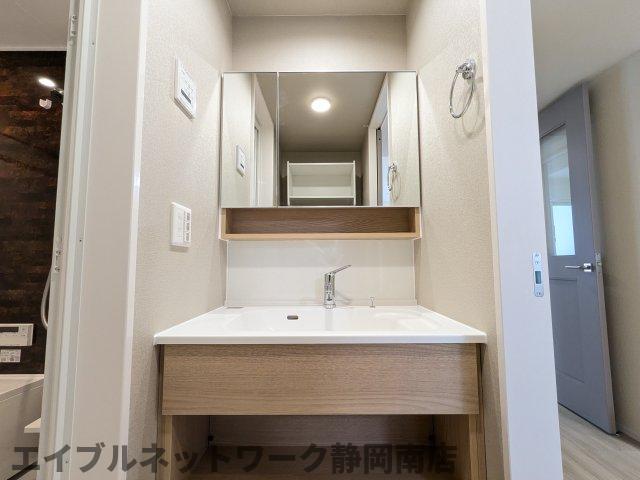 洗面設備　忙しい朝には欠かせない洗面所です