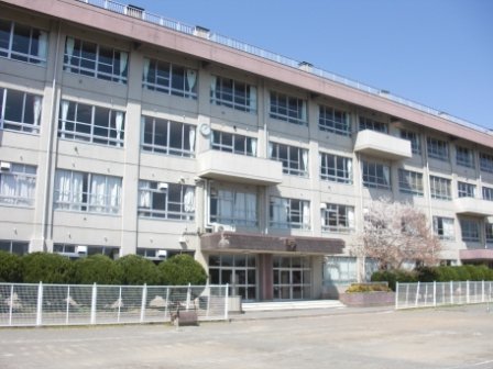 中学校　川越市立川越第一中学校（中学校）まで420m