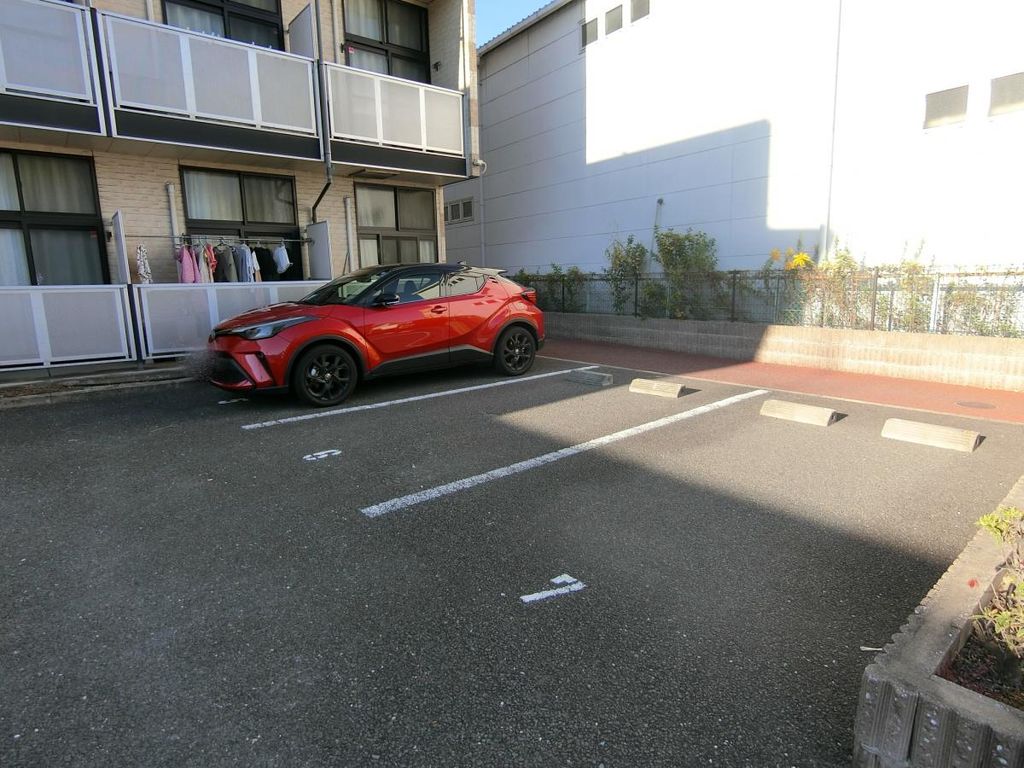 駐車場　駐車場
