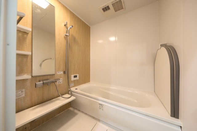 バス・シャワールーム　バス・シャワールーム
