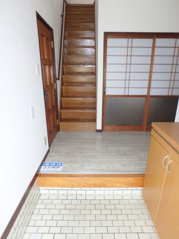 玄関　下駄箱付き！
