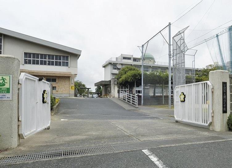 【ヴェルタワー下関駅前マリンビューの小学校】