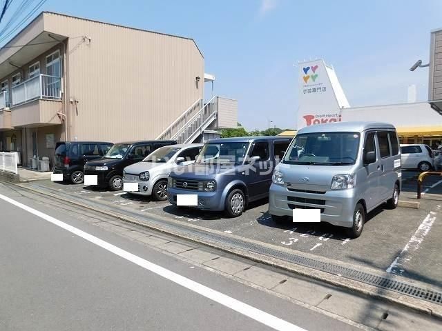 【太宰府市朱雀のアパートの駐車場】