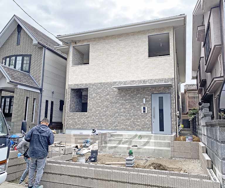 京都市左京区北白川山田町のアパートの建物外観